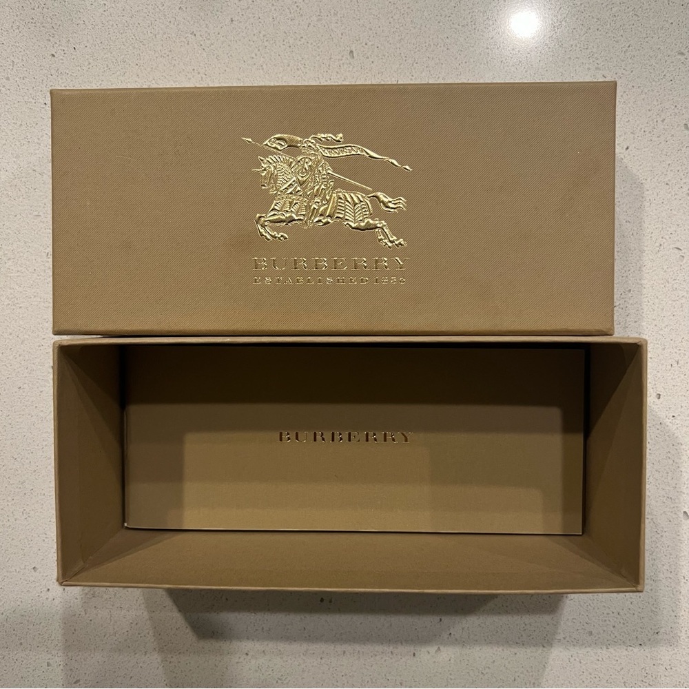 BURBERRY sunglasses - Picture 8 of 8